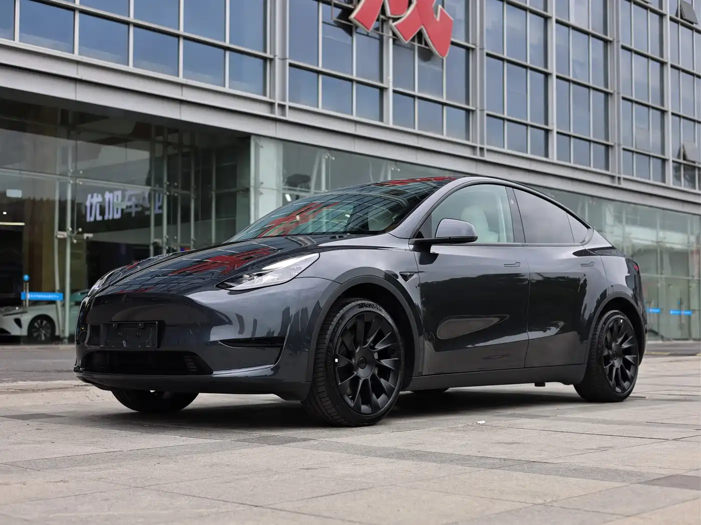 Фото 1 - Tesla Model Y