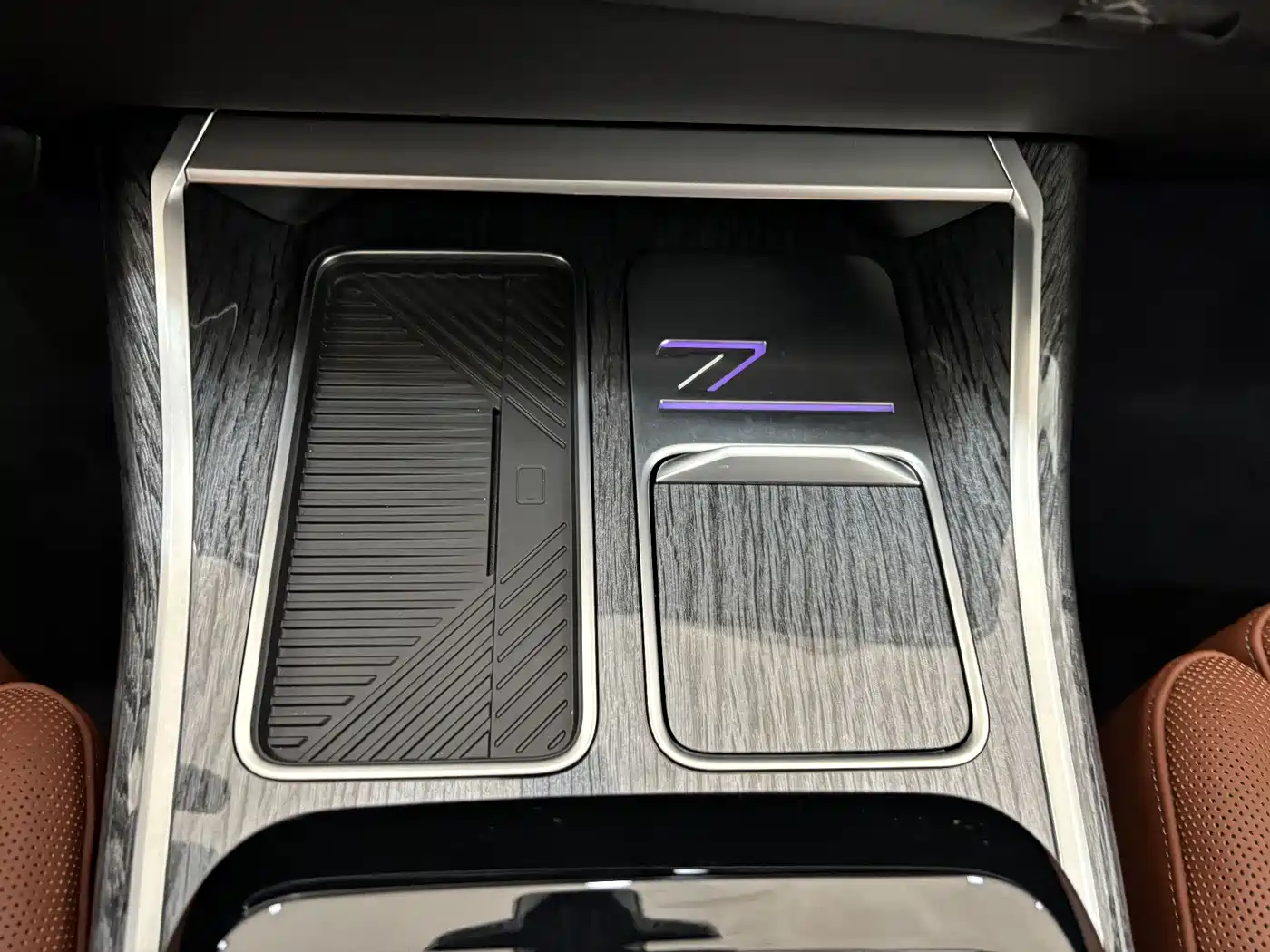 BMW 7 Series 2023 740Li Exclusive M Sport Package фото 16
