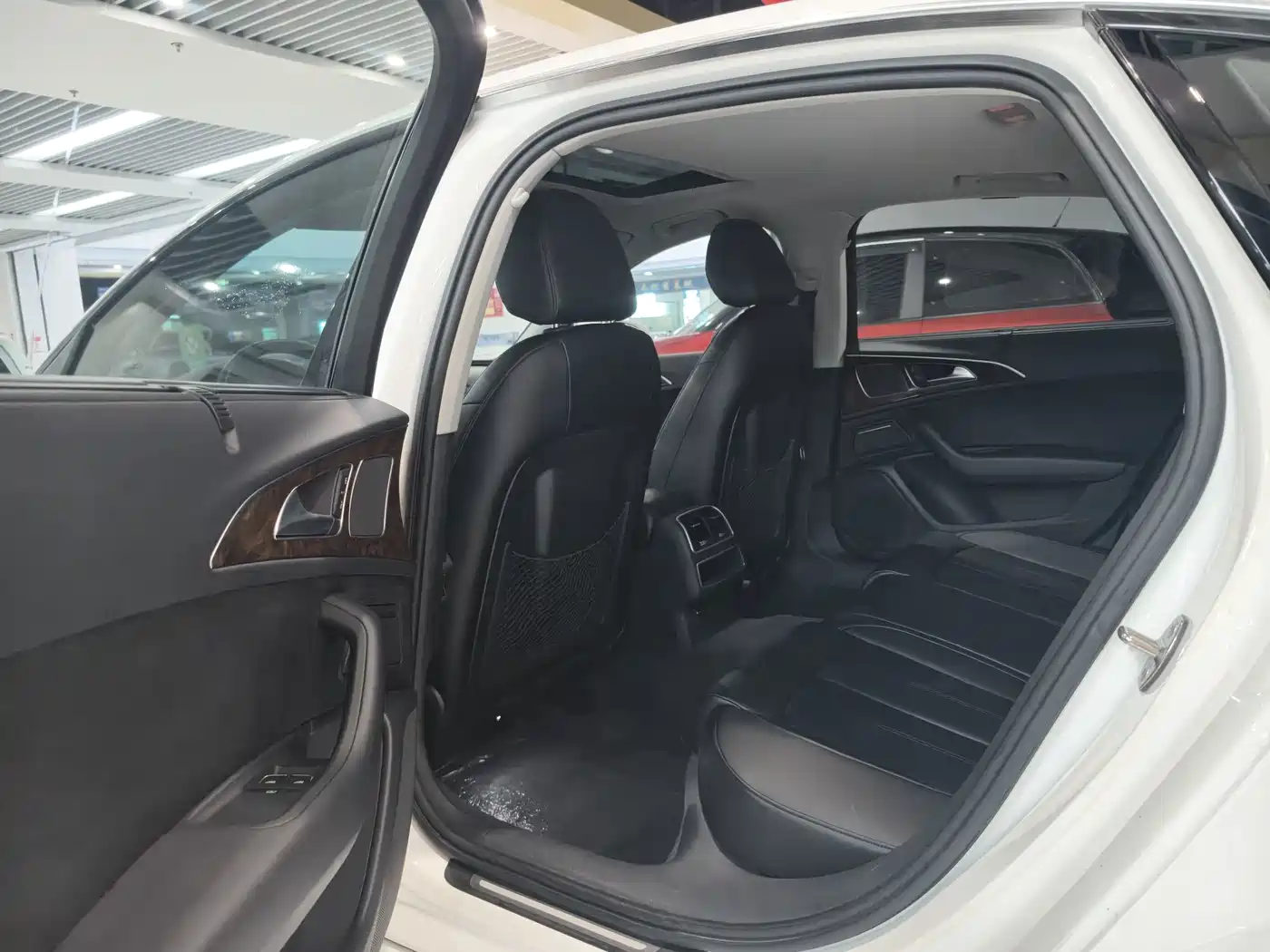 Photo 6 - Audi A6L