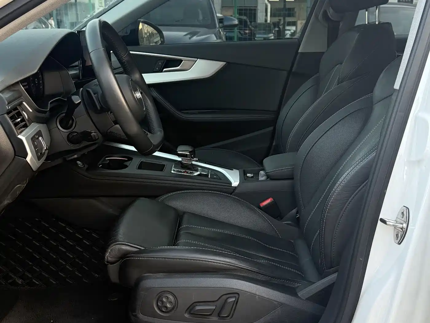 Audi A4L 2022 40 TFSI Luxury Dynamic фото 12