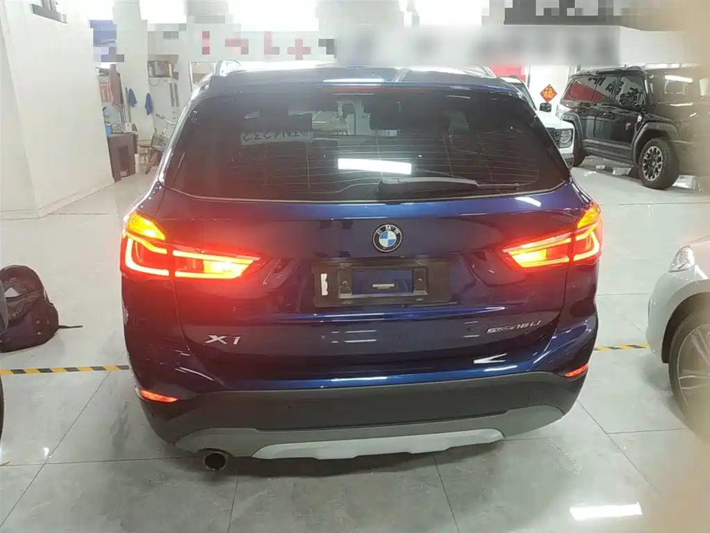 BMW X1 2018 sDrive18Li Premium Model фото 6