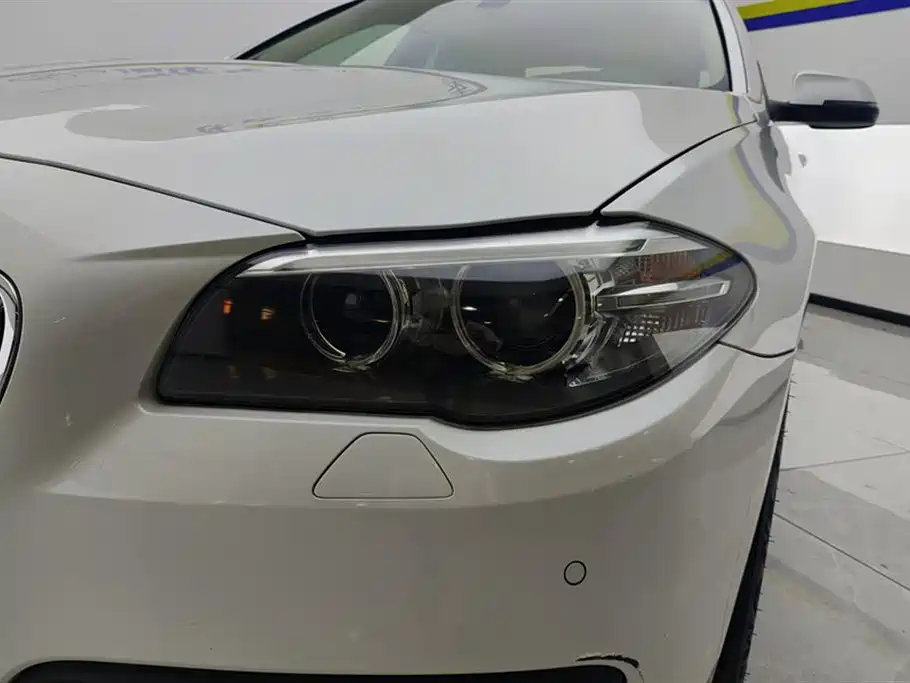 BMW 5 Series 2017 520Li Classic Edition фото 5