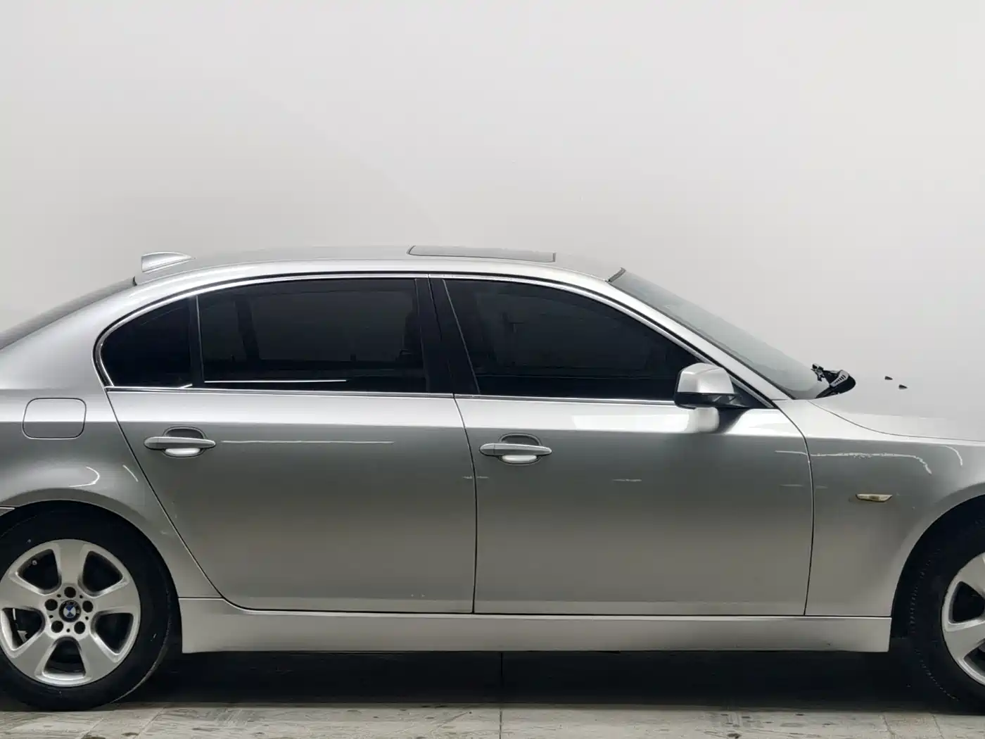 Photo 8 - BMW 5 Series