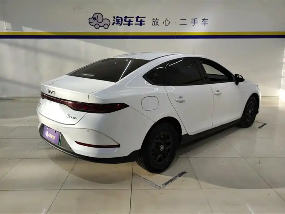 BYD Qin PLUS 2025 DM-i Smart Drive 55KM Leader фото 3