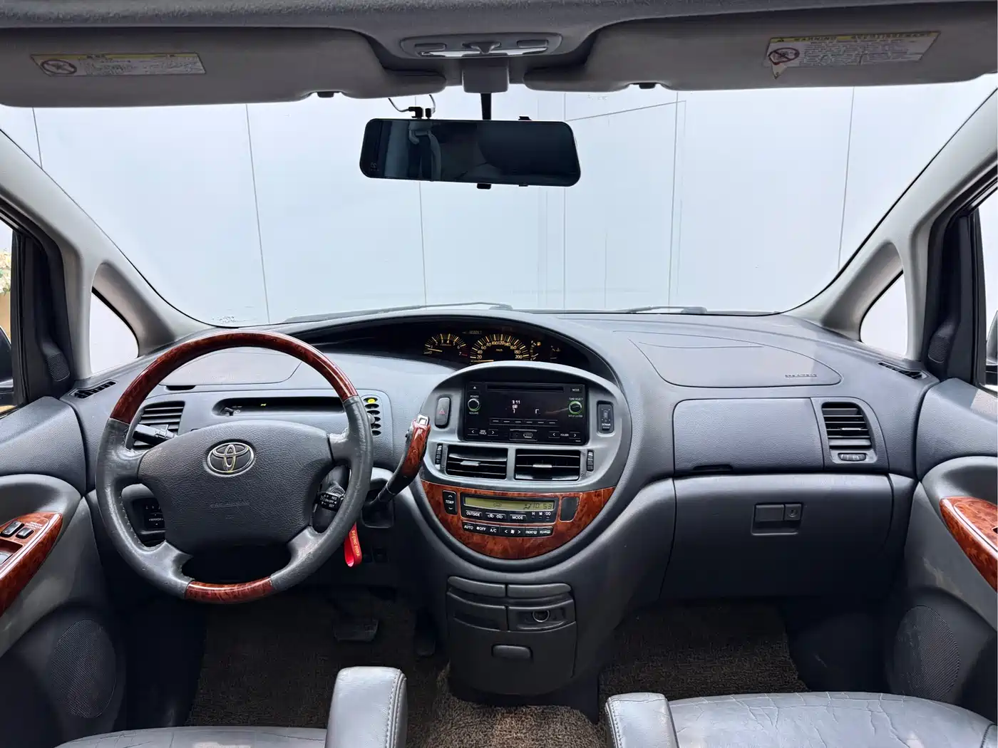 Toyota Previa 2004 2.4L AT фото 18