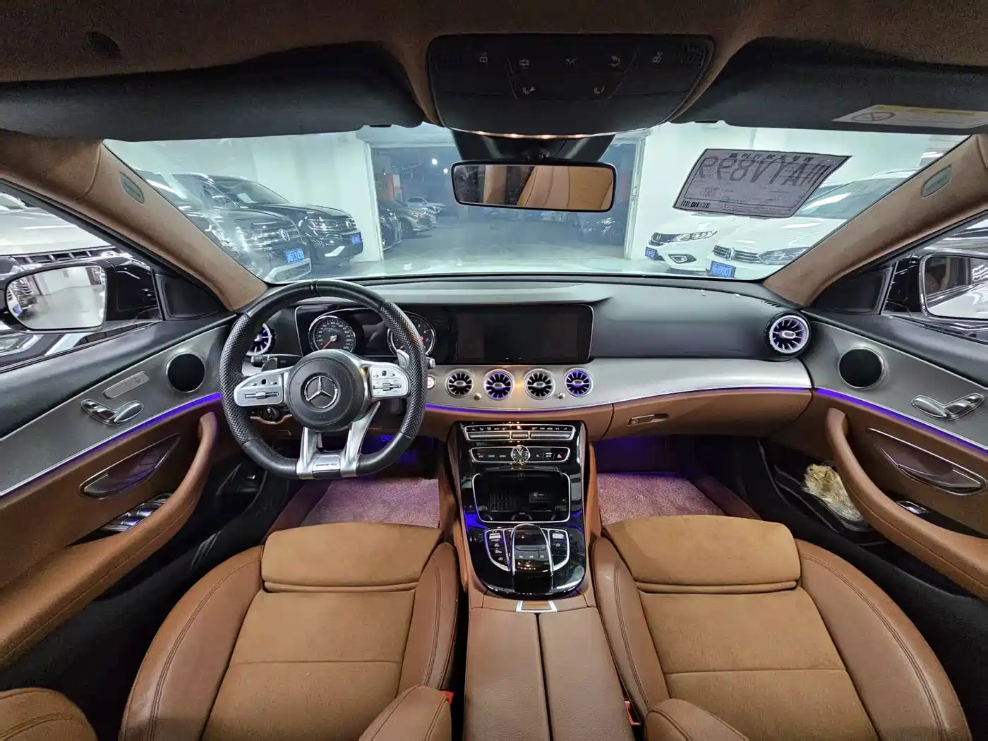 صورة 8 - Mercedes-Benz E-Class