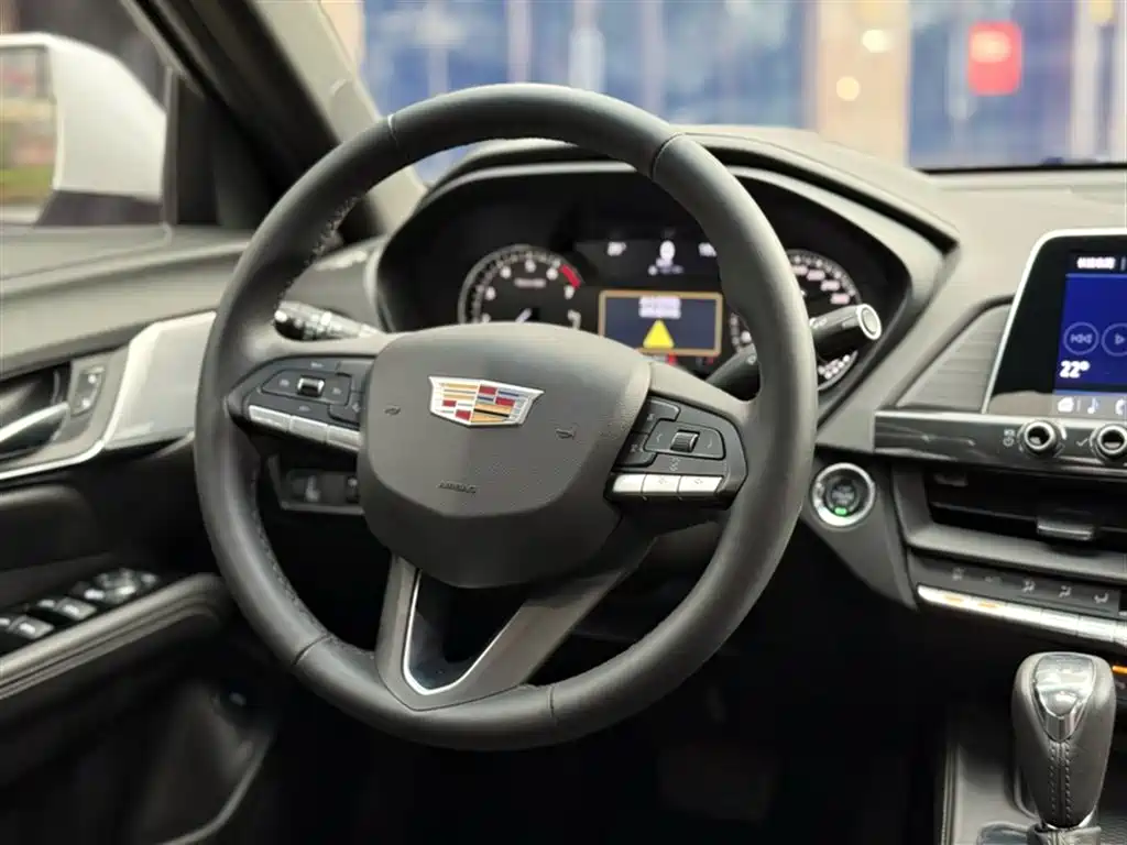 Cadillac CT4 2023 25T Luxury Model фото 20