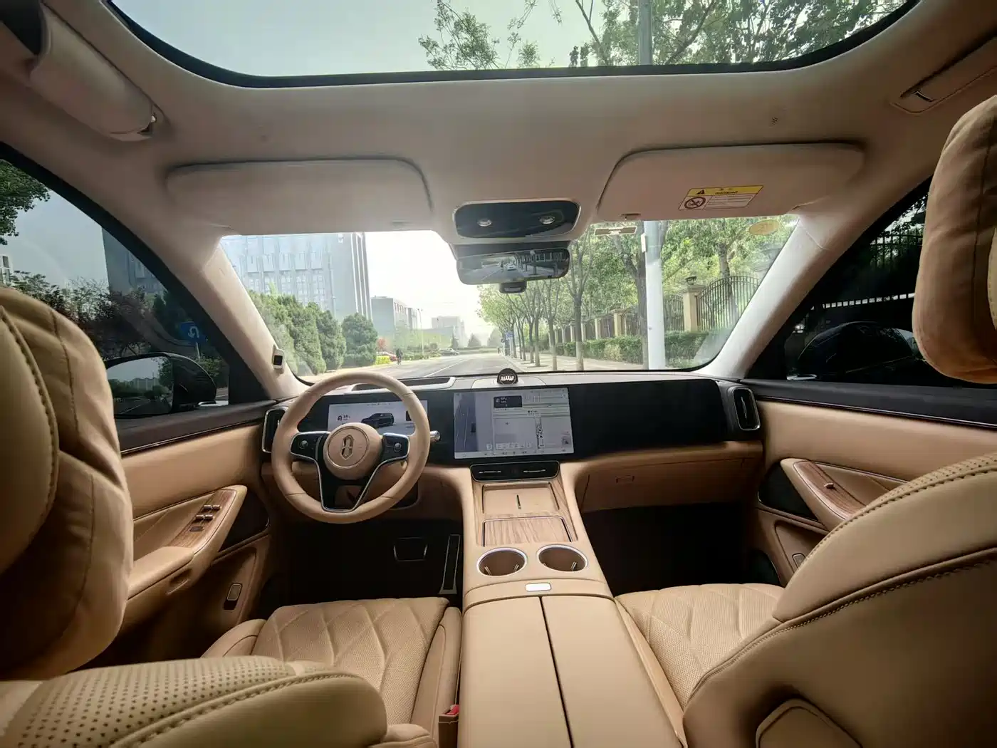 AITO Wenjie AITO M8 2025 Extended Range Ultra 53.4kWh 6-Seater фото 8