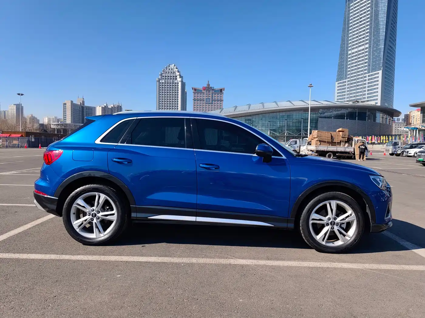 AUDI Q3
