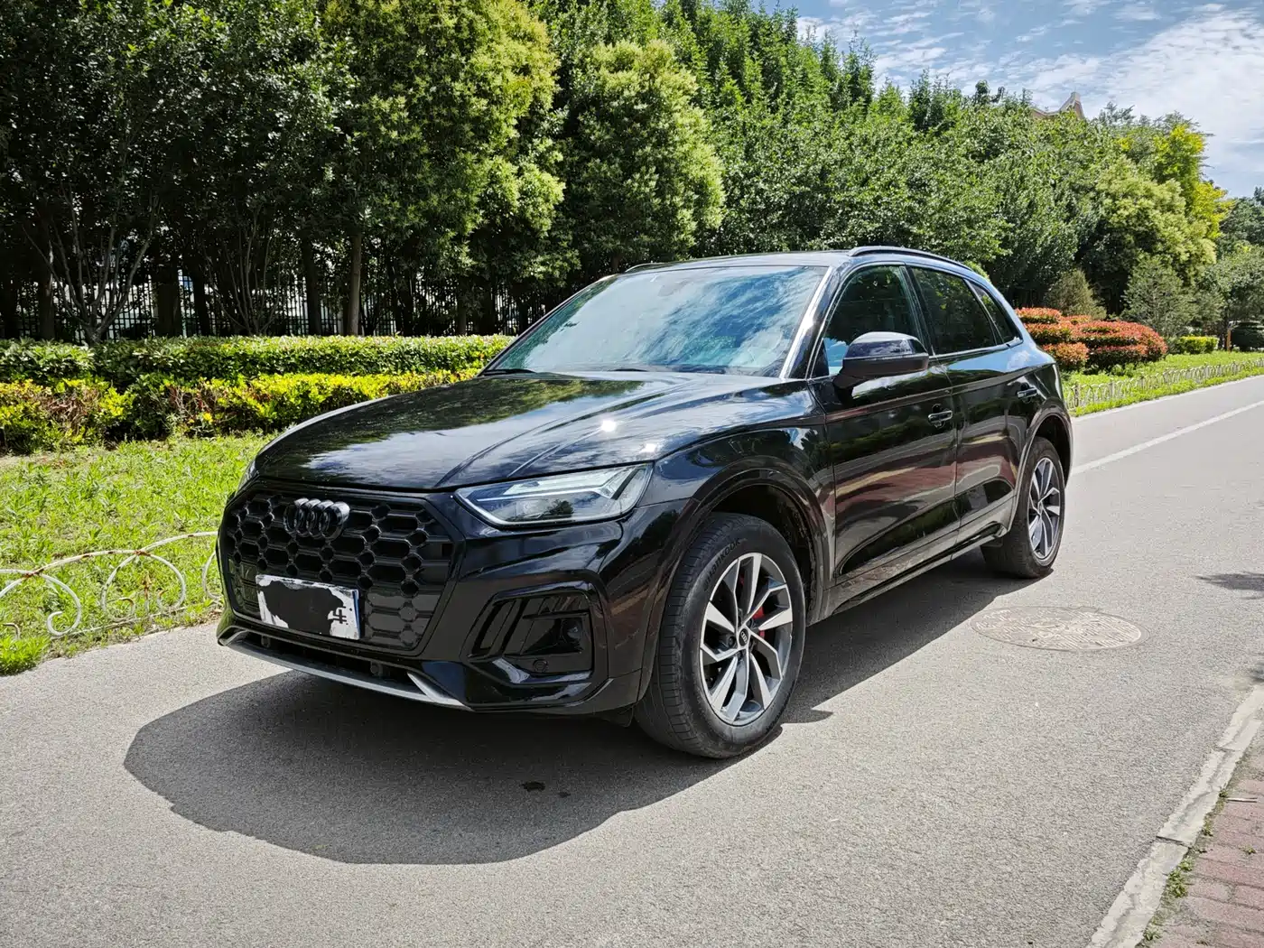 Фото 1 - Audi Q5L