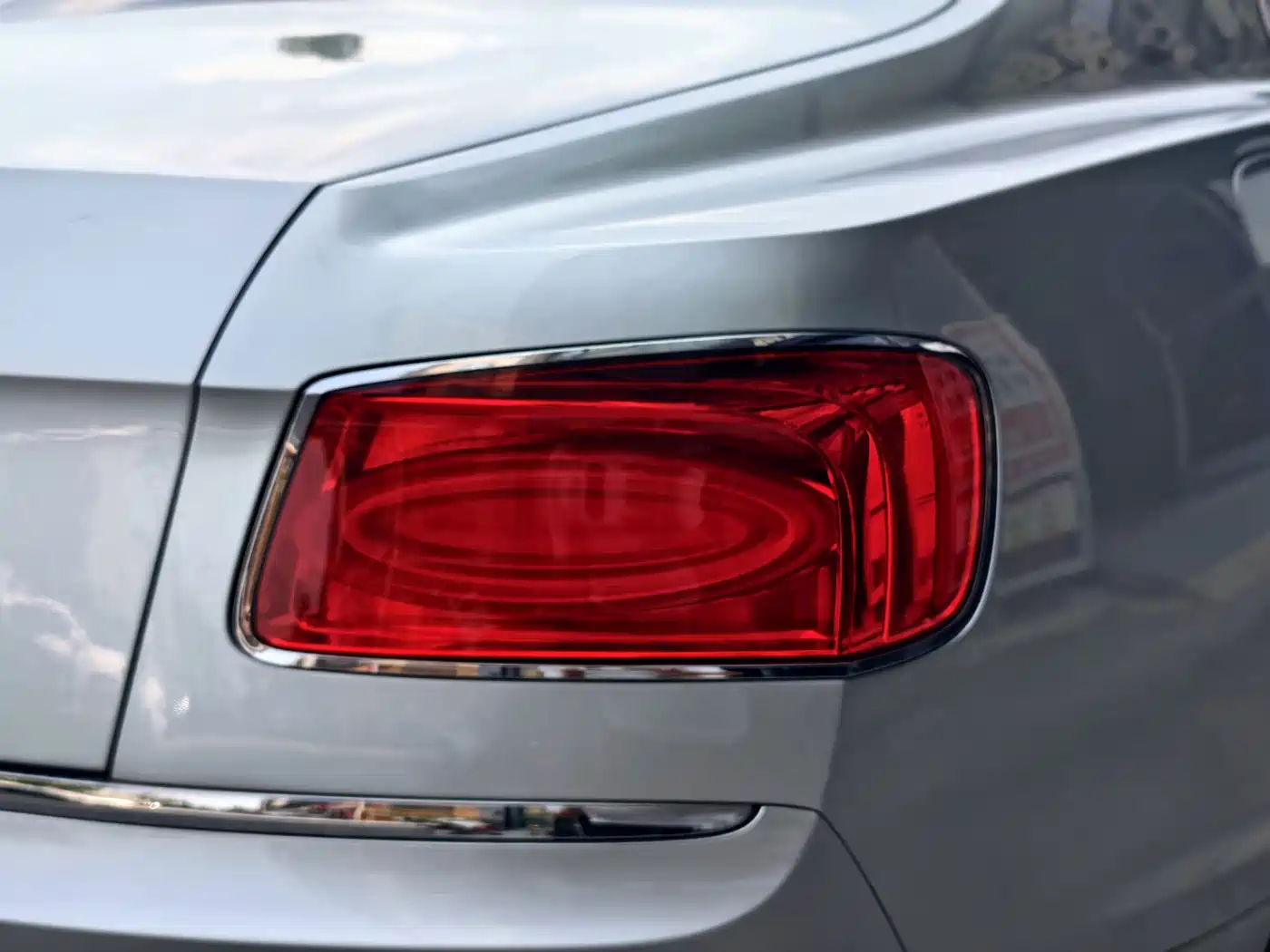 Фото 10 - Bentley Flying Spur