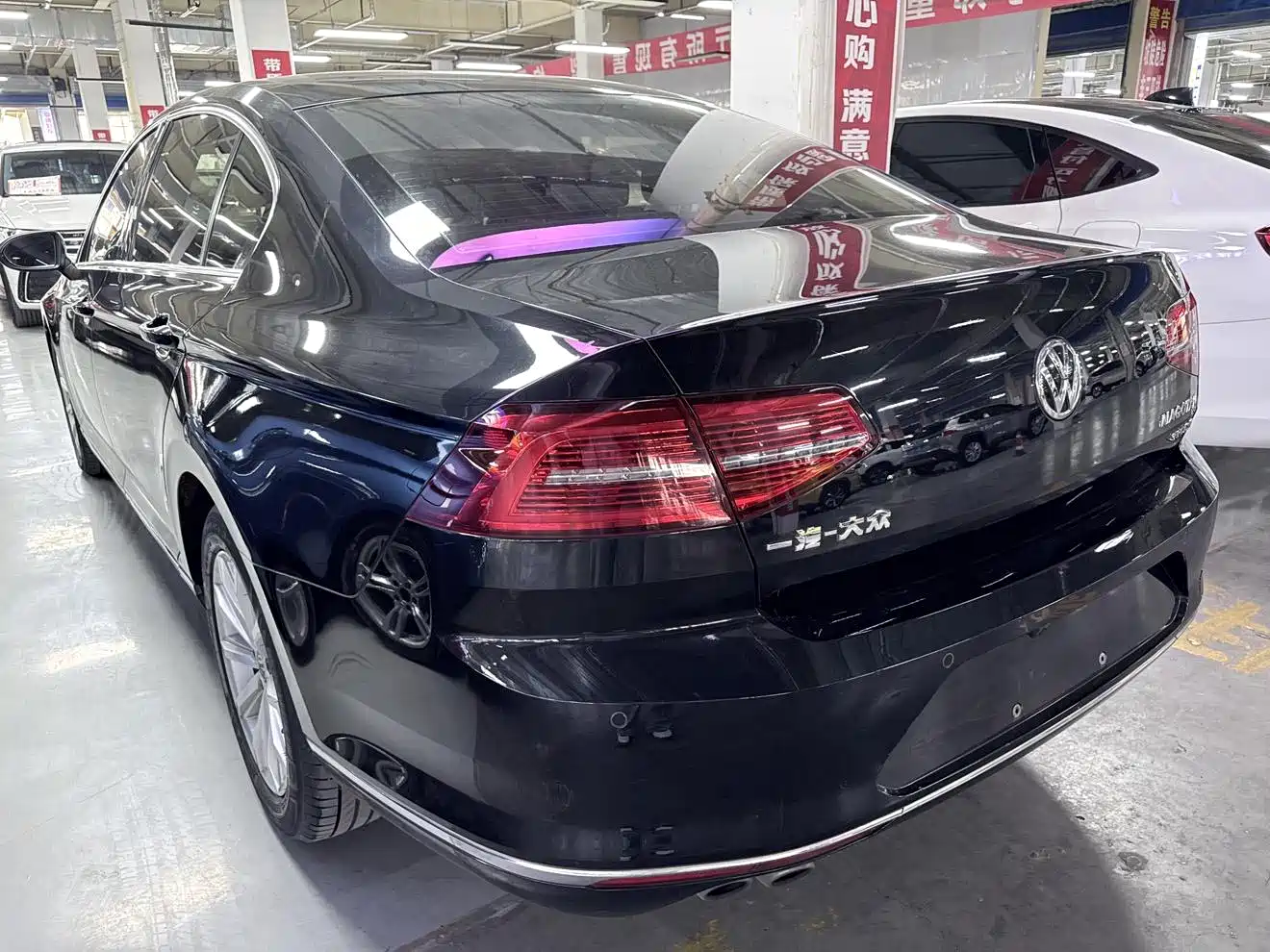 Volkswagen Magotan 2018 330TSI DSG Leading фото 17