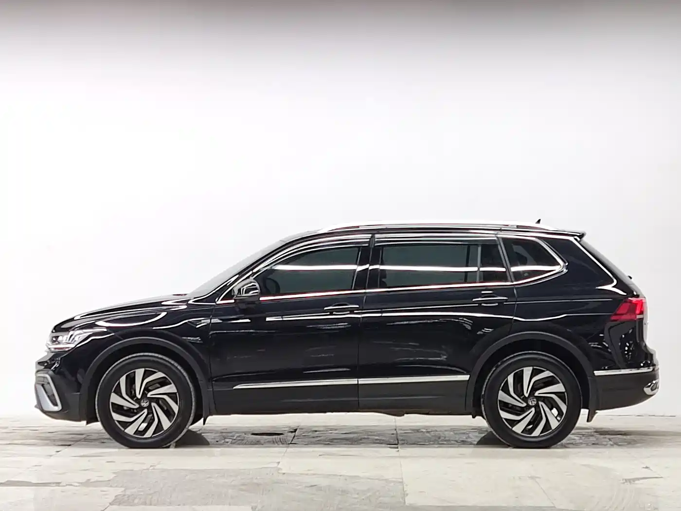 Volkswagen Tiguan L 2023 280TSI 2WD Trend Limited Edition фото 4