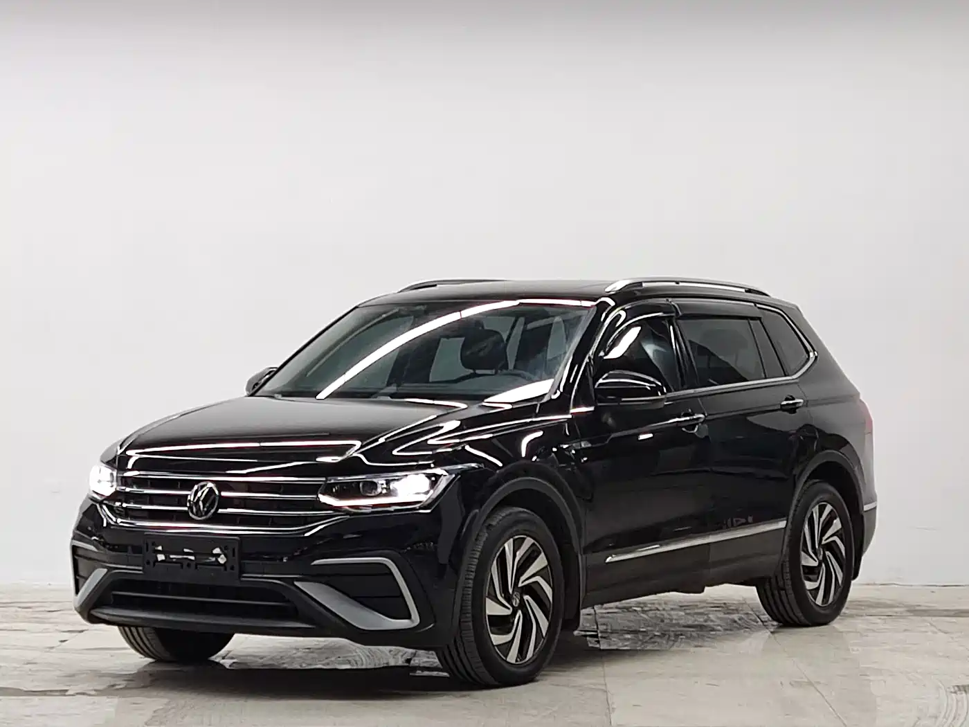 Volkswagen Tiguan L 2023 280TSI 2WD Trend Limited Edition фото 2