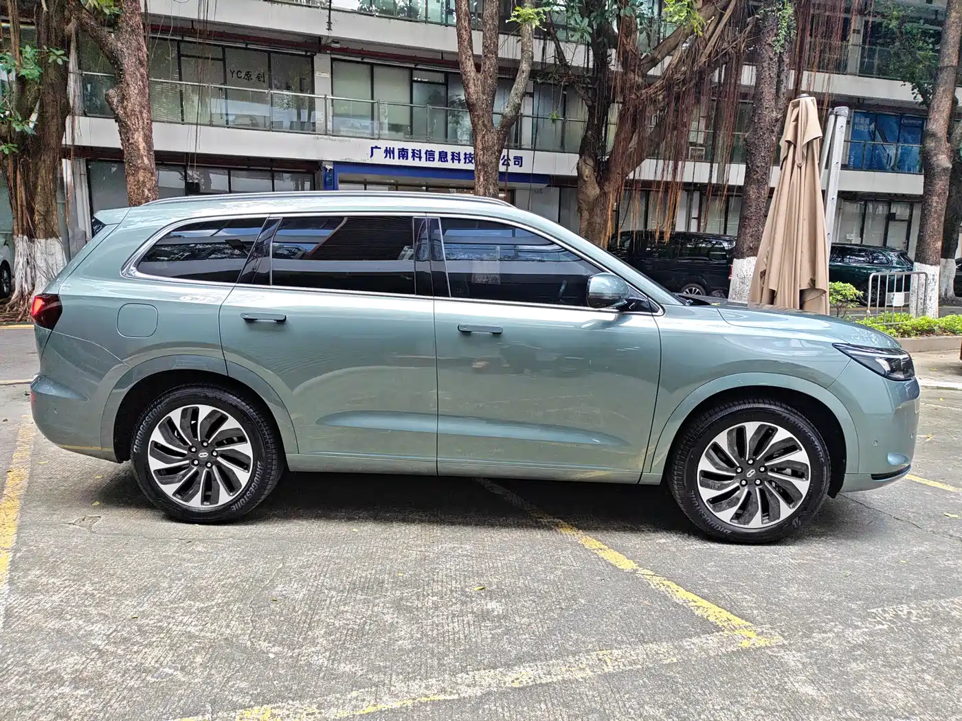 AITO Wenjie AITO M7 2022 1.5T RWD Comfort Edition фото 8