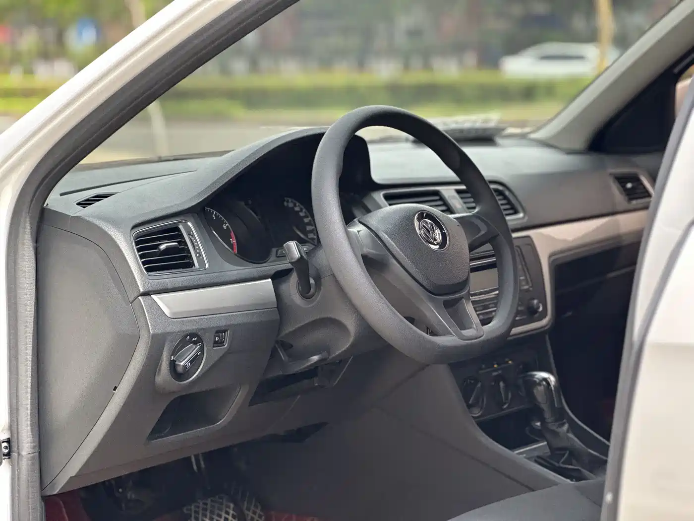 Volkswagen Lavida 2017 1.6L Automatic Trend Edition фото 22