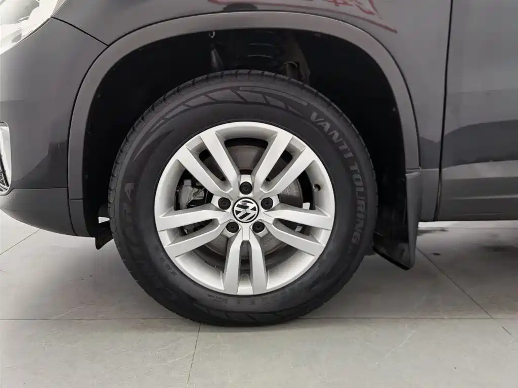 Volkswagen Tiguan 2015 1.8TSI Automatic 2WD Trendline фото 17