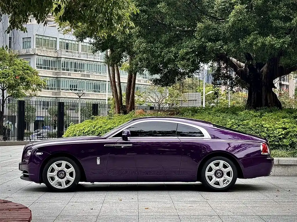 ROLLS-ROYCE PHANTOM
