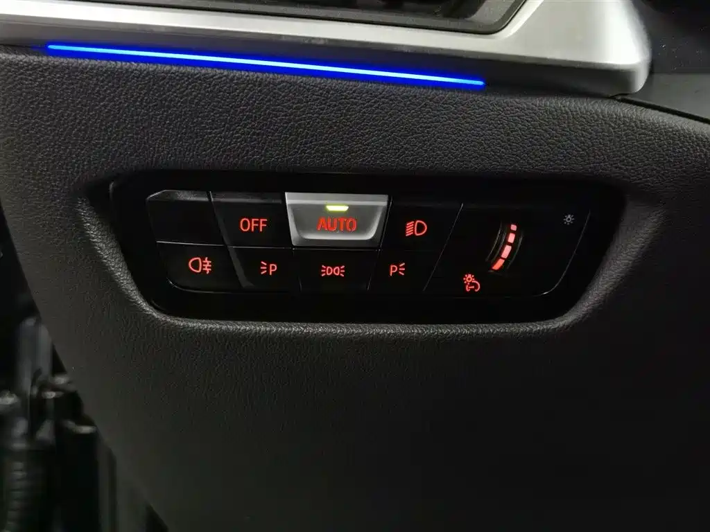 BMW 3 Series 2022 325i M Sport Shadow Edition фото 21