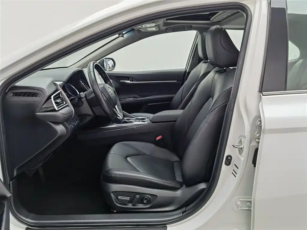 Toyota Camry 2022 2.0GVP Leading Edition фото 10