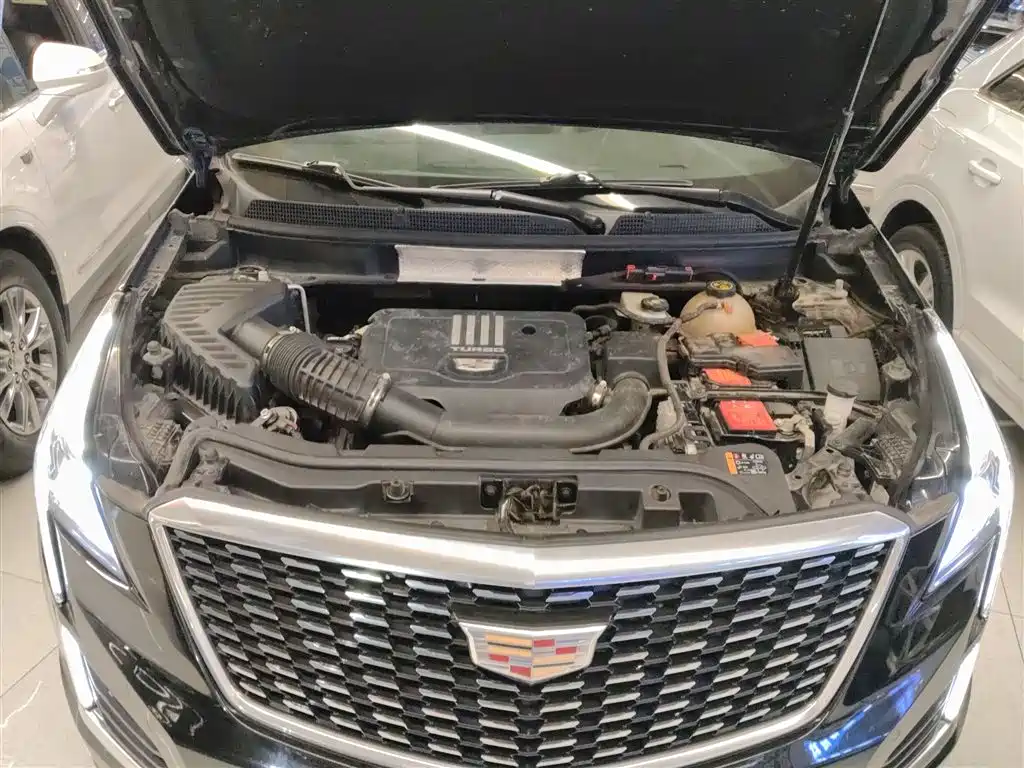 CADILLAC XT5