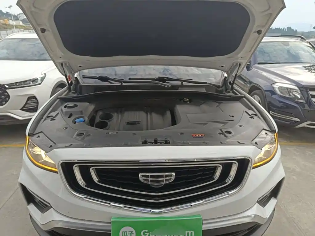 Фото 20 - Geely Atlas
