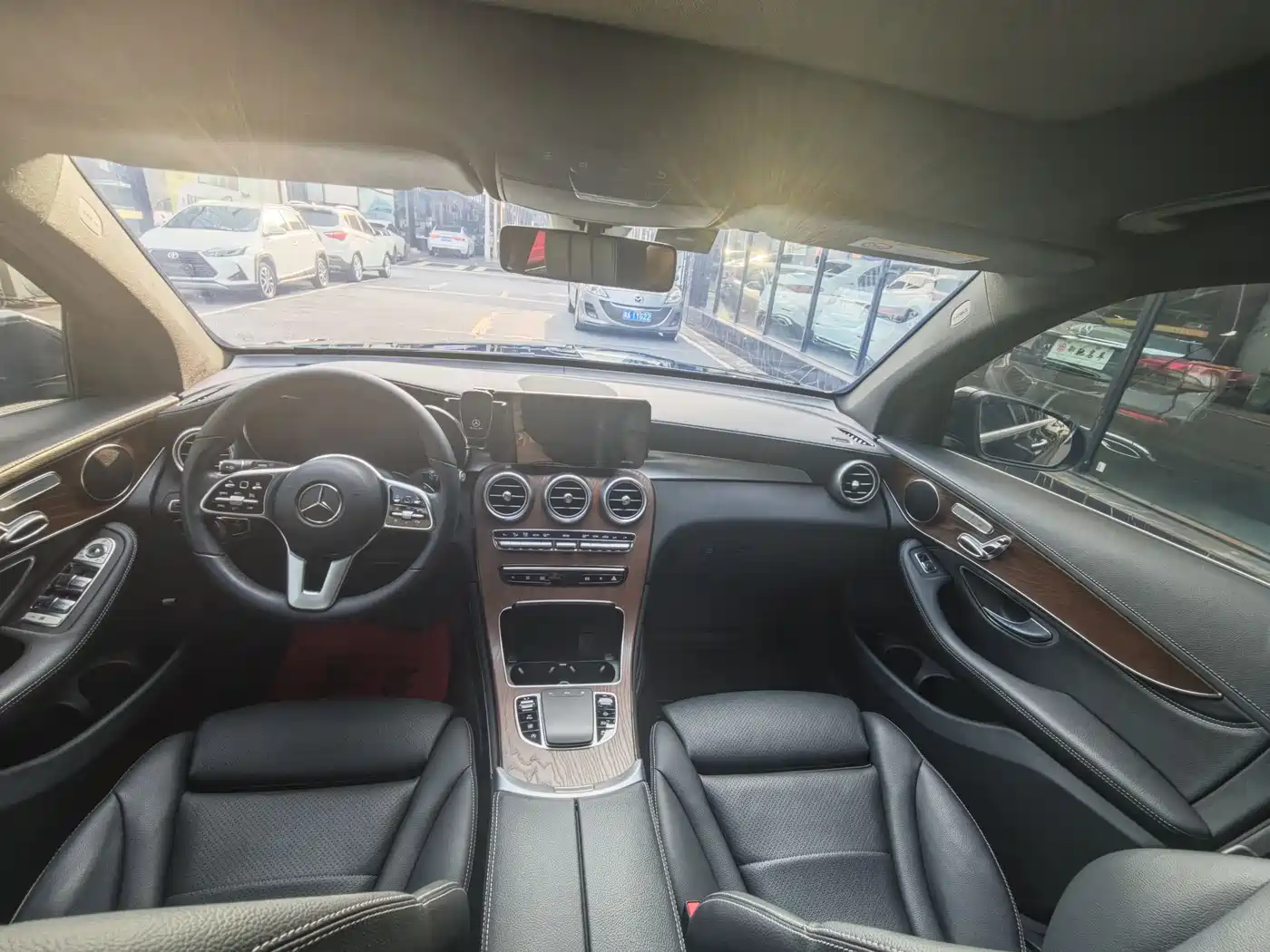 Mercedes-Benz GLC 2020 Facelift GLC 260 L 4MATIC Luxury фото 6