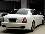 Photo 8 - Maserati Quattroporte