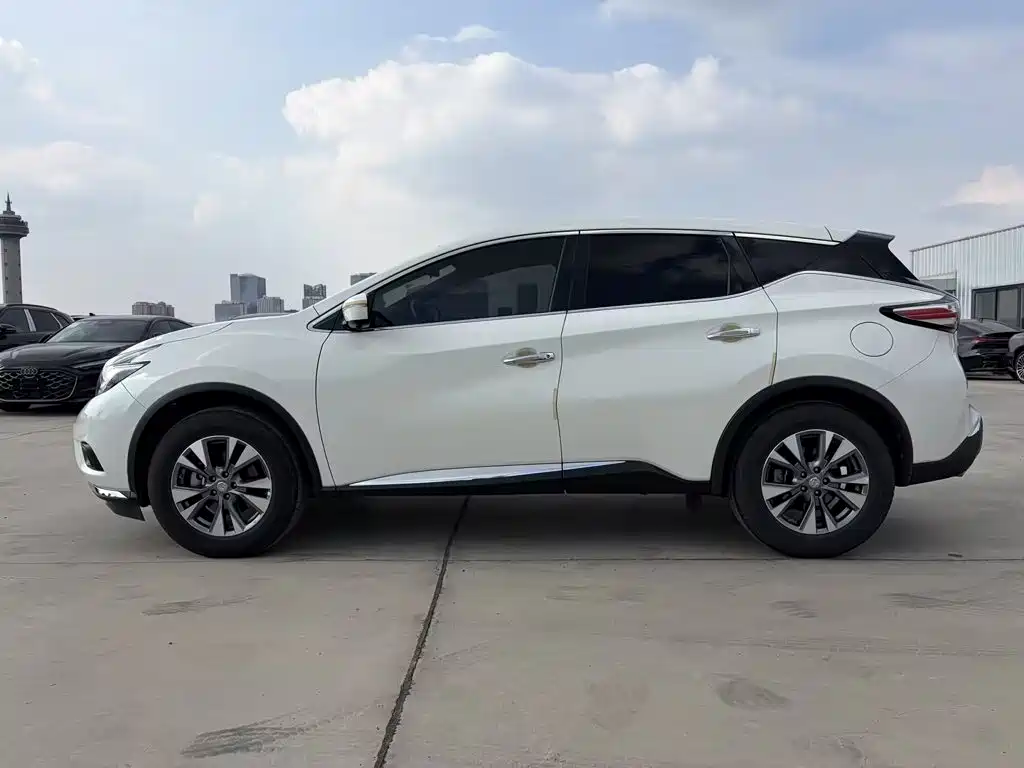 Nissan Murano 2022 2021 2.5L XE 2WD Elite Edition