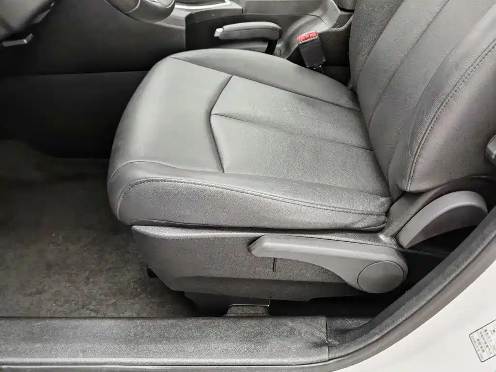 Dongfeng Aeolus Dongfeng Fengshen AX7 2015 2015 2.0L Manual Zhiyi Edition