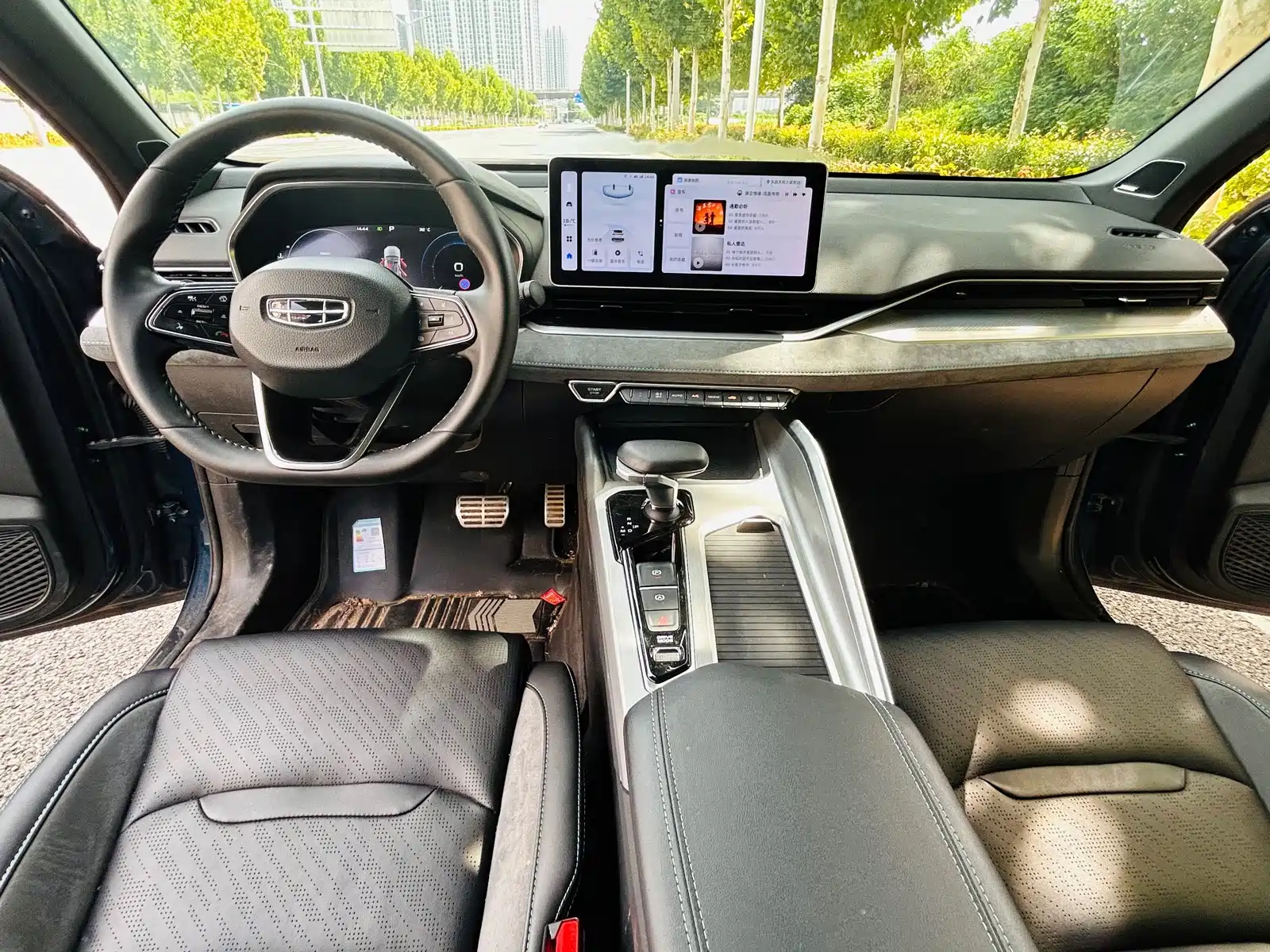 Фото 6 - Geely Preface