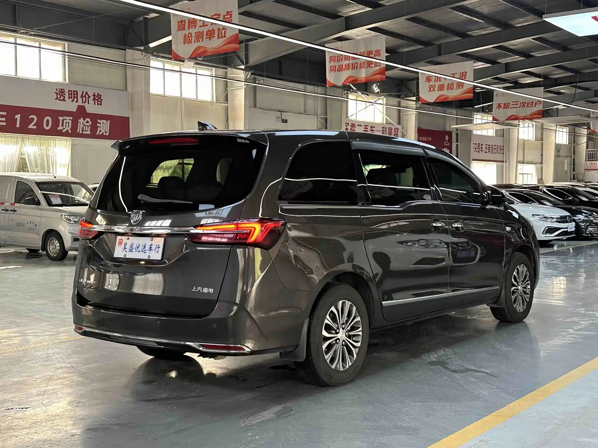 Фото 5 - Buick GL8