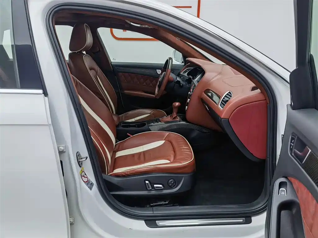 Audi A4L 2013 35 TFSI Automatic Standard фото 23