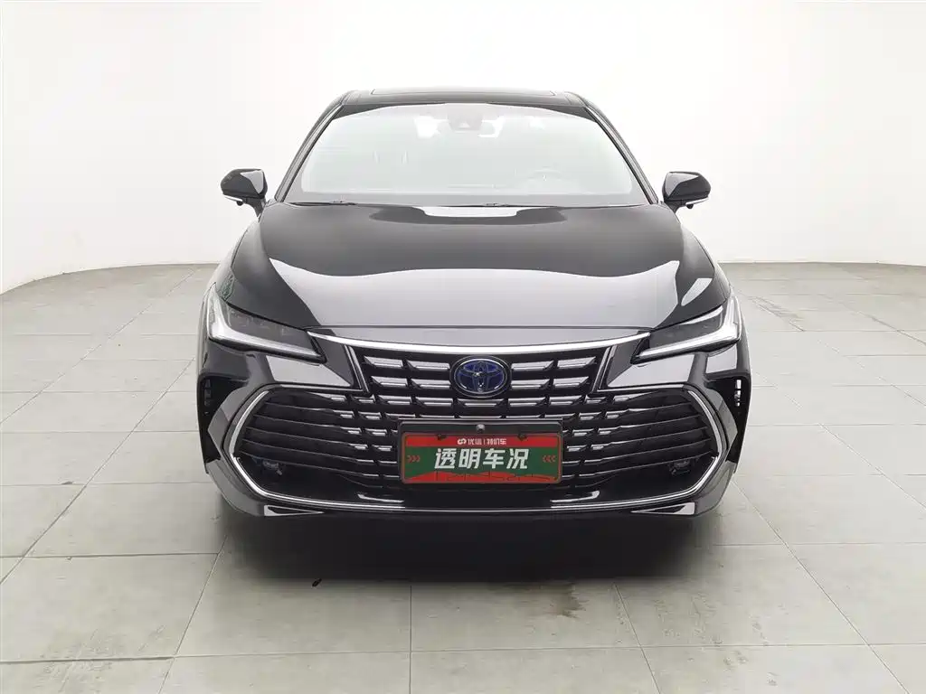 Toyota Avalon 2023 Hybrid 2.5L Luxury Edition фото 3