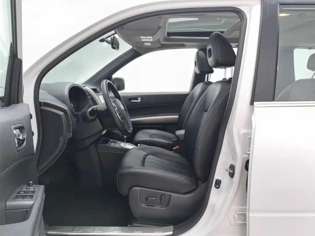 Dongfeng Fengdu MX6 2015 2015 2.0L CVT 2WD Dream Edition