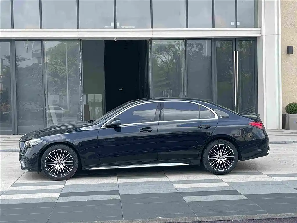 Фото 4 - Mercedes-Benz C-Class