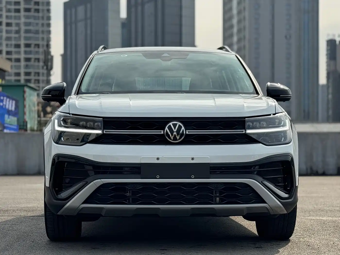 Volkswagen Tharu 2024 300TSI 2WD Moon Premium Edition фото 2