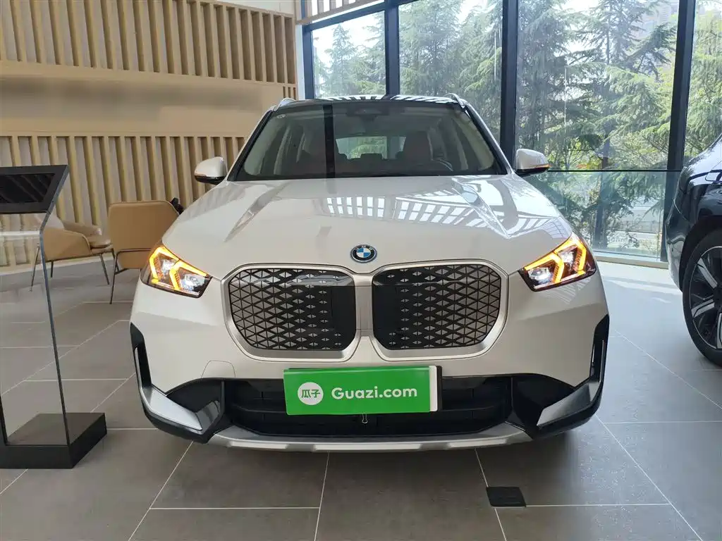BMW iX1 2023 eDrive25L X Design Package фото 3