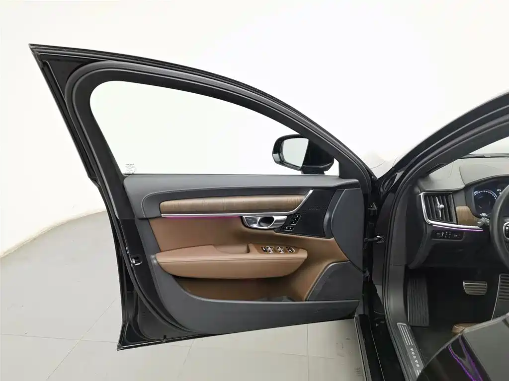Volvo S90 2021 Model B5 Inscription Luxury Edition фото 8