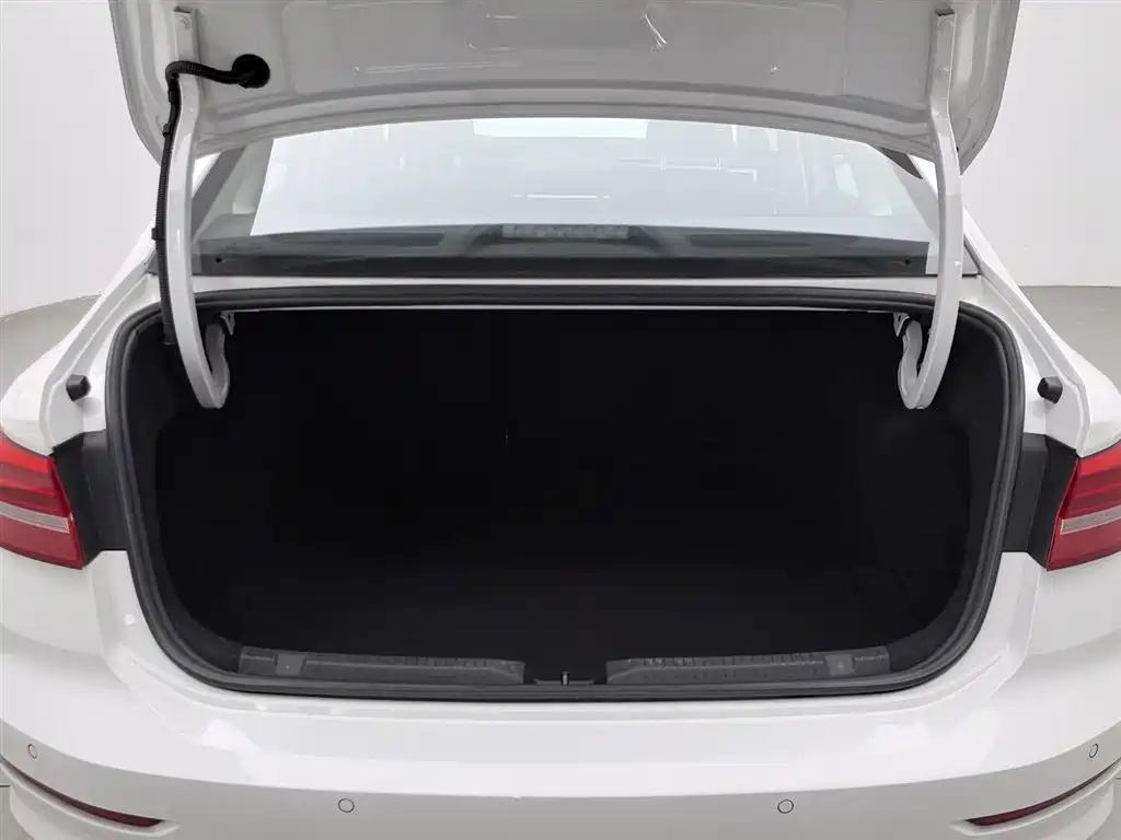 Volkswagen Lavida 2019 1.5L Manual Comfort Edition China VI фото 16