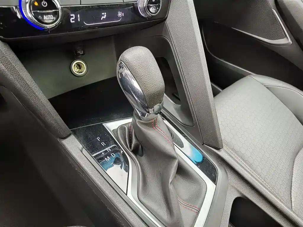 Chevrolet Volando 2018 Redline 530T Auto Premium Edition (5+2 seater) China V фото 13