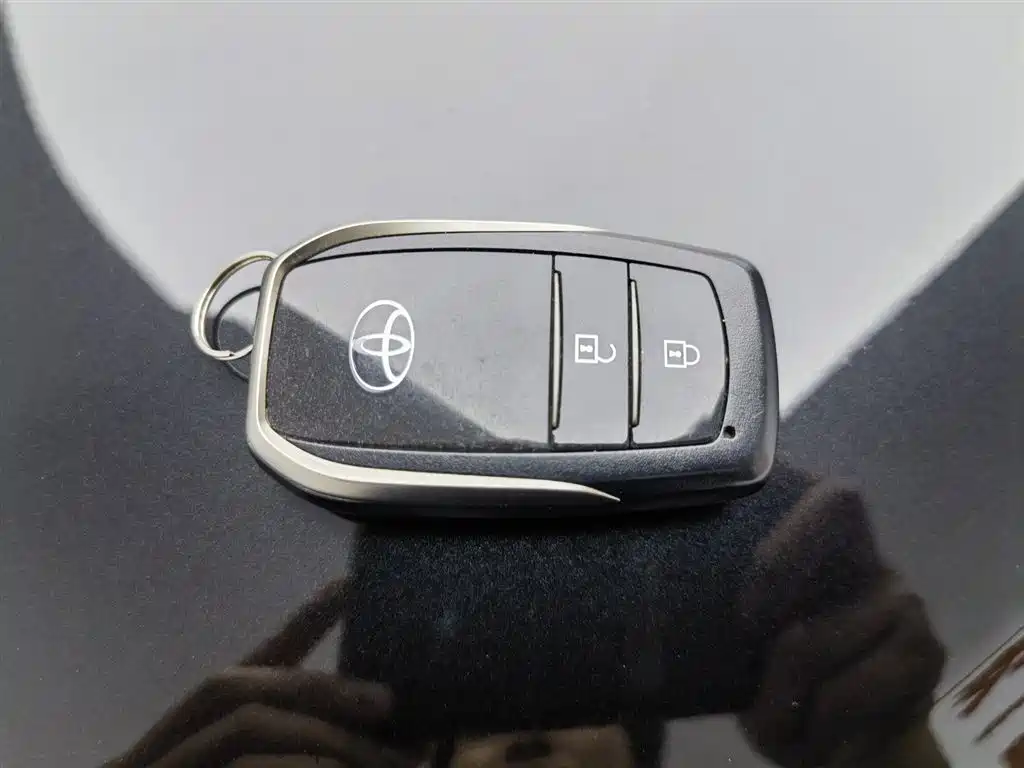 Toyota Highlander 2024 2.5L Smart Hybrid 4WD Luxury 7-seater фото 19
