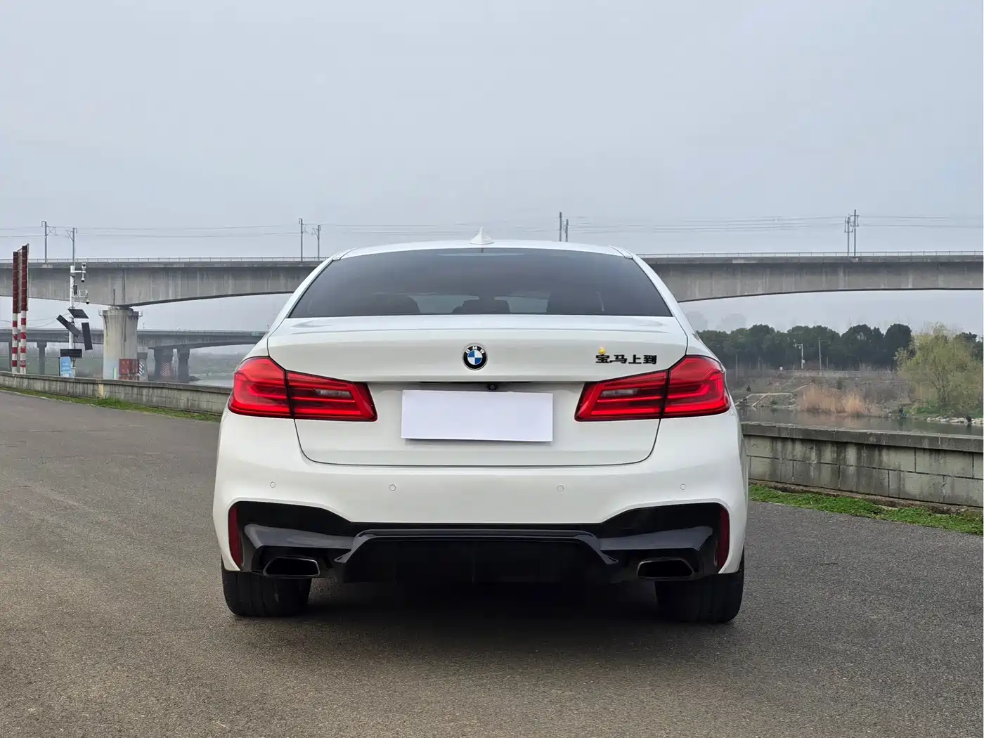 BMW 5 Series (Import) 2018 525i M Sport Package фото 10