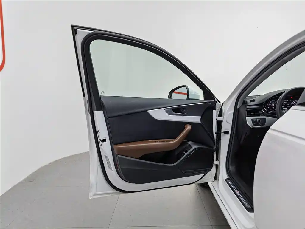 Audi A4L 2018 30th Anniversary 40 TFSI Fashion фото 8