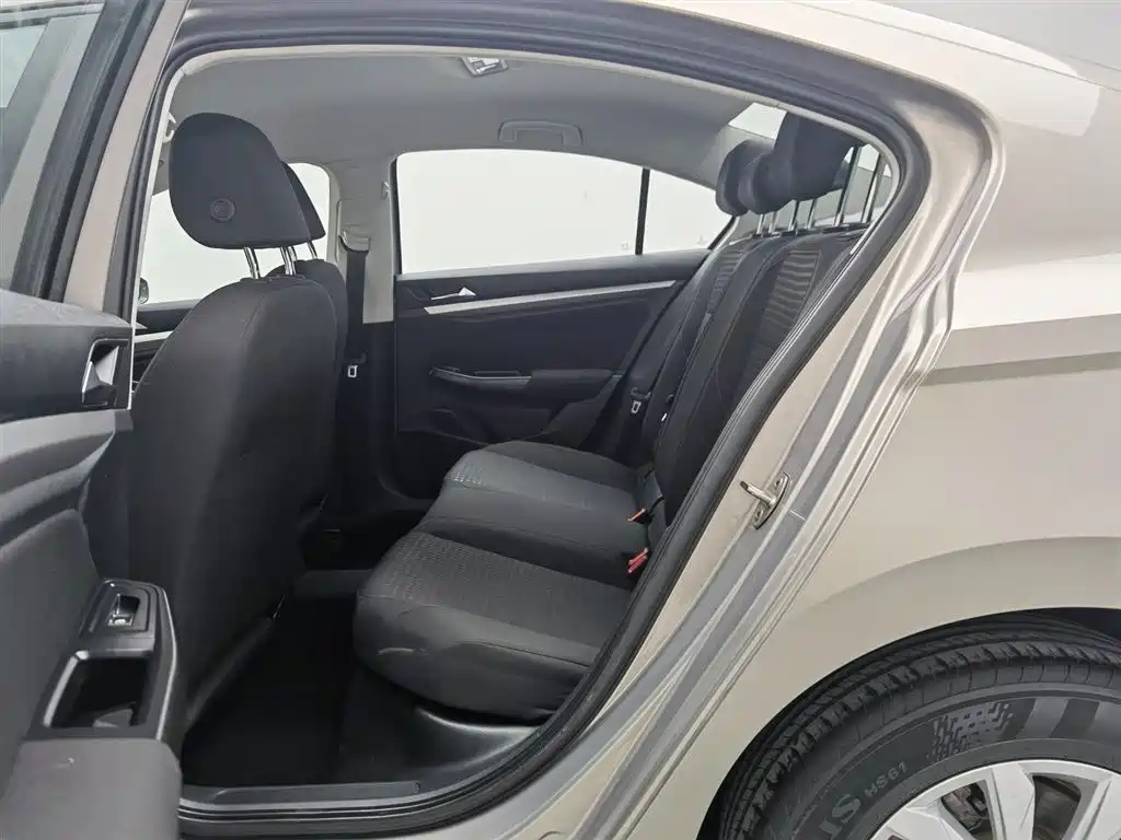 Volkswagen Bora 2019 1.5L Auto Fashion Model фото 15
