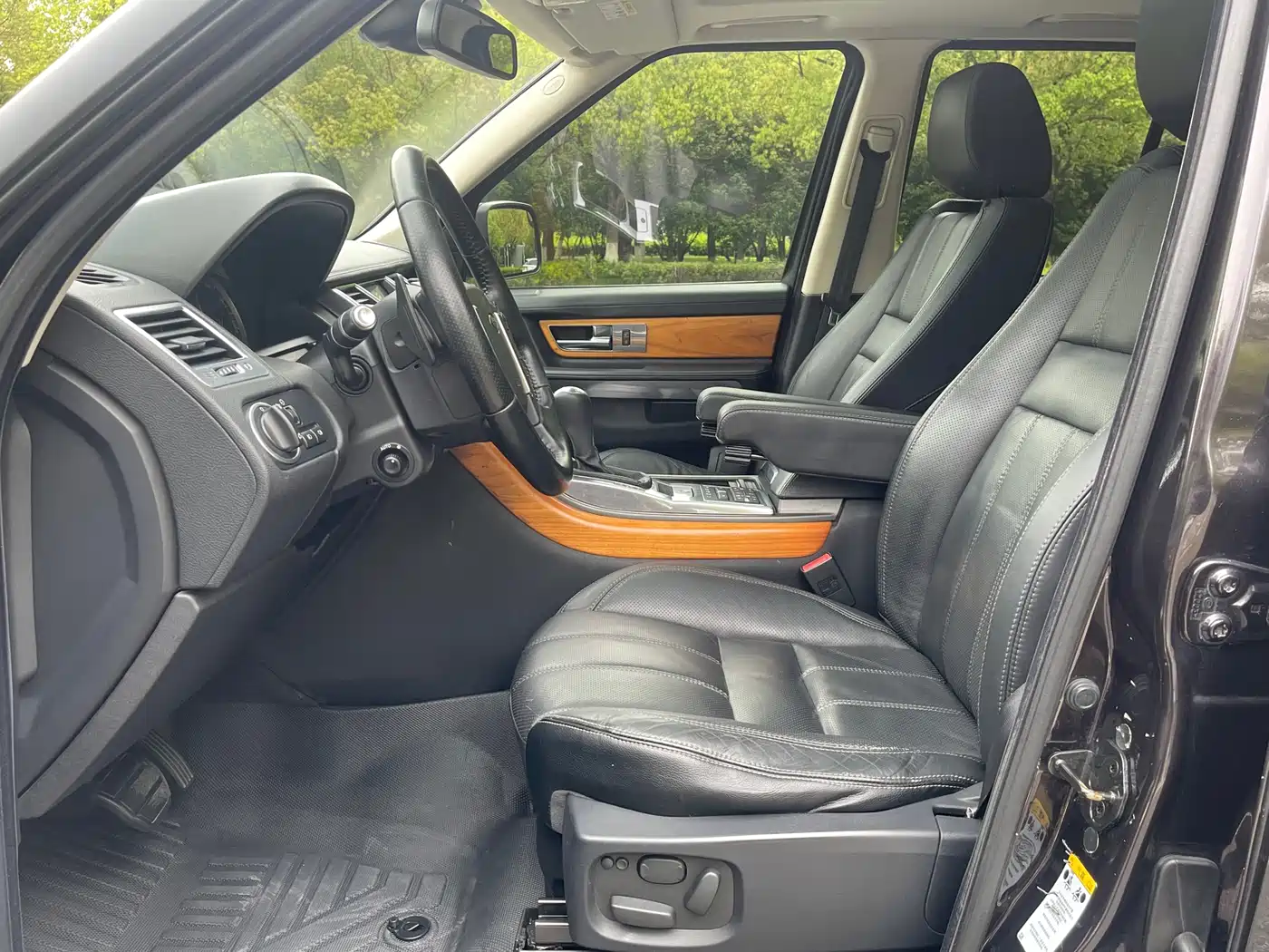 Land Rover Range Rover Sport 2012 3.0 TDV6 HSE Diesel Version фото 3