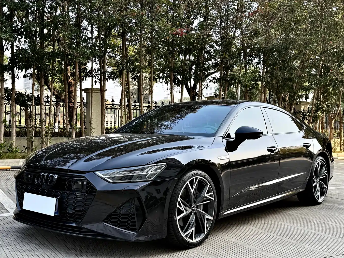 Audi A7L 2024 45 TFSI quattro Black Warrior Edition фото 2