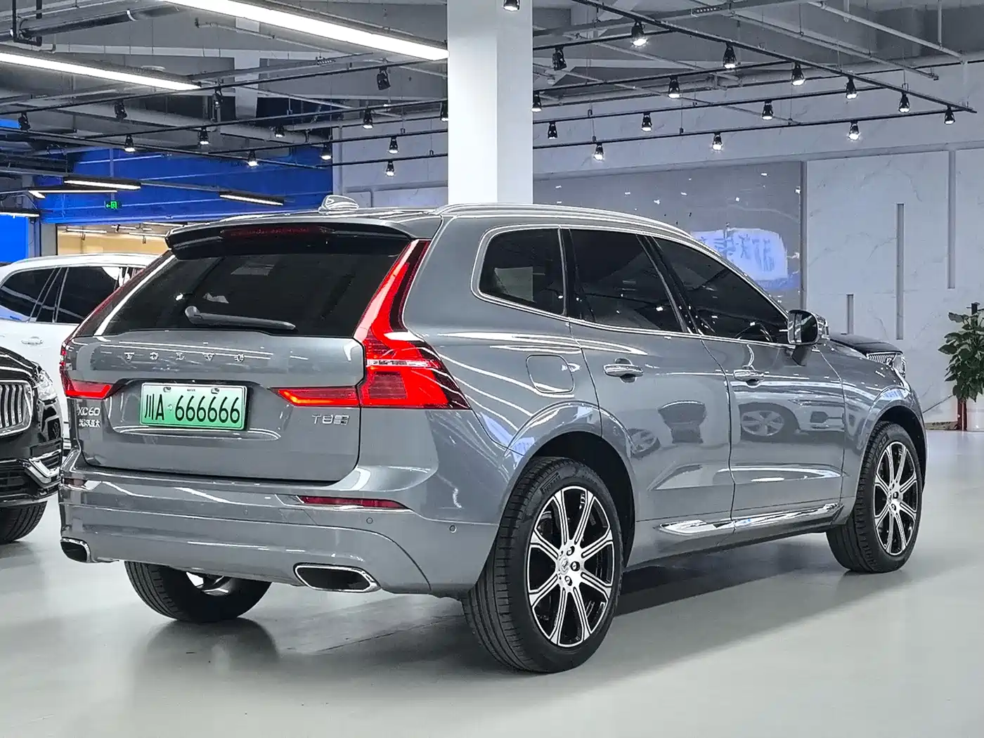 Volvo XC60 Plug-in Hybrid 2019 2019 T8 Twin Engine Excellence Luxury (China VI)