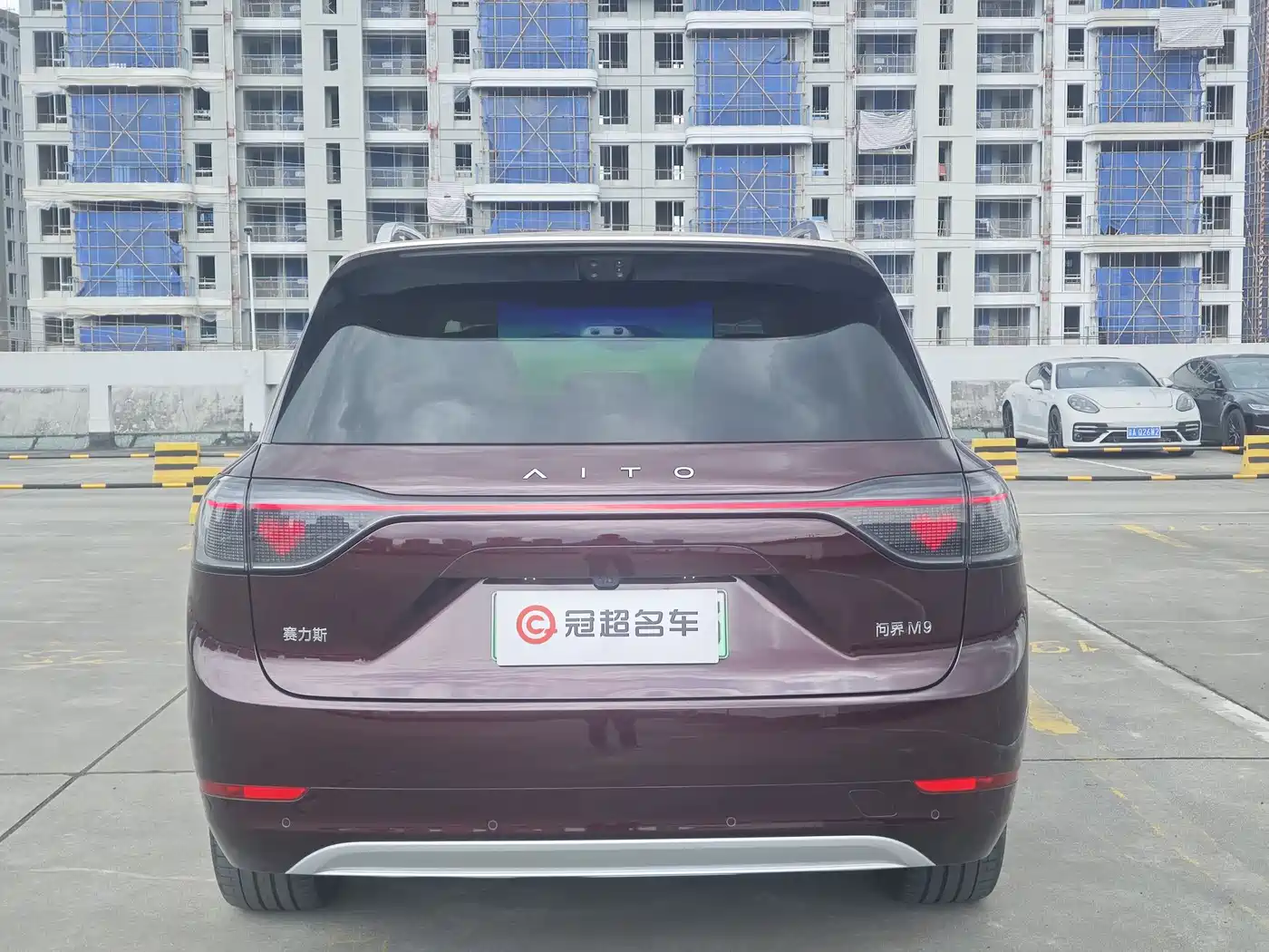 AITO Wenjie AITO M9 2025 Extended Range Ultra 52kWh 5-Seater фото 6