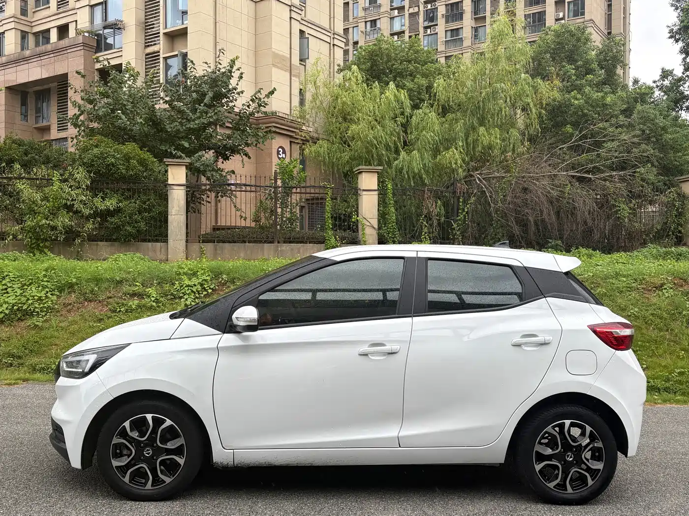 JMCG New Energy Yizhi EV3 2021 2021 Mini Radar Yue Run Model